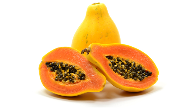 Pawpaw whole and halved. Credit - weknowyourdreams.com